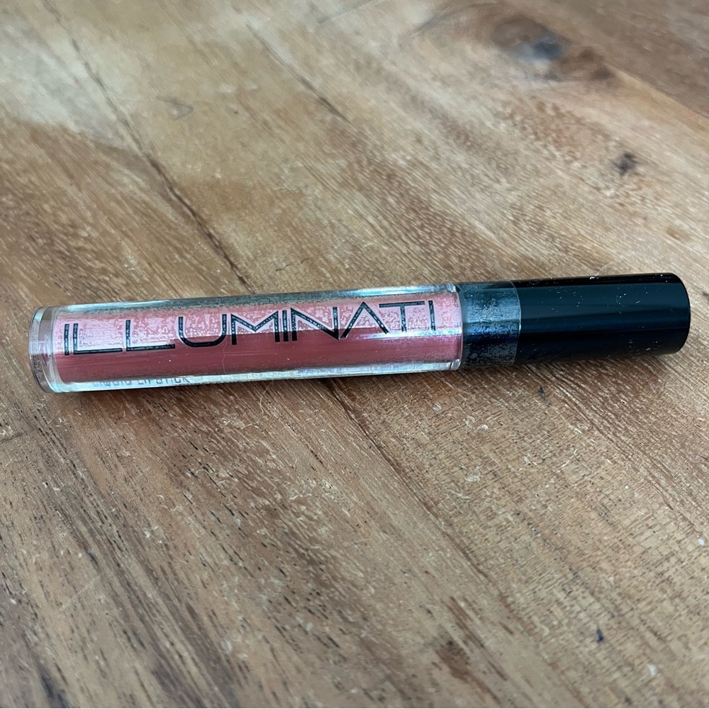 💄 Illuminati Cosmetics Liquid Lipstick 💄